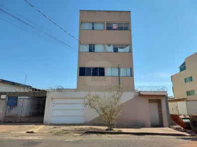 Apartamento com 2 Quartos para alugar, 75m² no Umuarama, Uberlândia