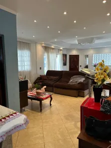 Casa com 4 Quartos à venda, 220m² no Jardim Pioneiro, Cotia