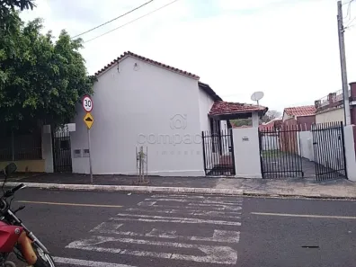 Casa com 2 Quartos para alugar, 75m² no Centro (Engenheiro Schmitt), São José do Rio Preto