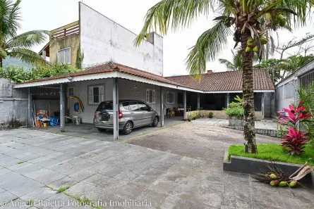 Casa com 3 Quartos à venda, 120m² no Jardim Veneza, Peruíbe