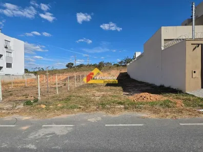Lote/Terreno à venda, 300m² no Xavante, Divinópolis