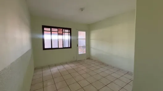 Casa com 2 Quartos para alugar, 105m² no Jardim Emília, Jacareí