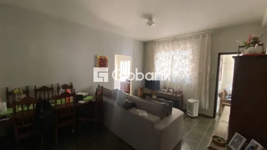 Casa com 2 Quartos à venda, 120m² no São Judas Tadeu, Montes Claros