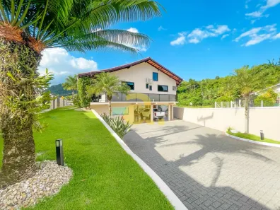 Casa com 5 Quartos à venda, 420m² no Água Verde, Blumenau