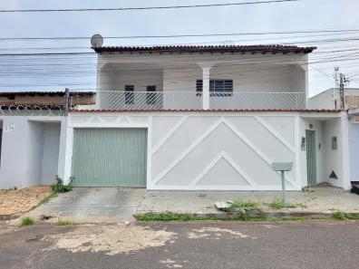 Casa com 4 Quartos à venda, 233m² no Cidade Jardim, Uberlândia