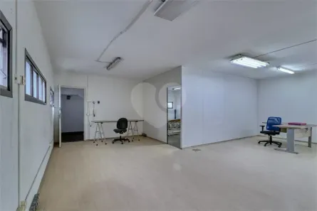 Prédio Comercial à venda, 300m² no Chácara Santo Antônio (Zona Sul), São Paulo