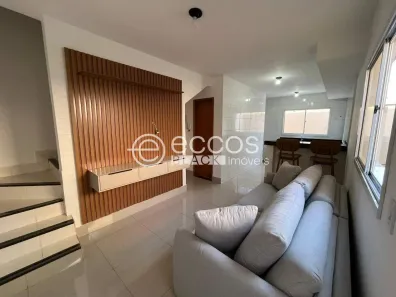 Casa com 2 Quartos para alugar, 80m² no Cidade Jardim, Uberlândia
