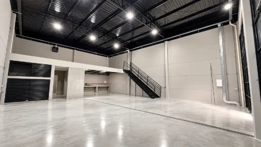 Galpão/Depósito/Armazém para alugar, 130m² no Barra, Balneário Camboriú