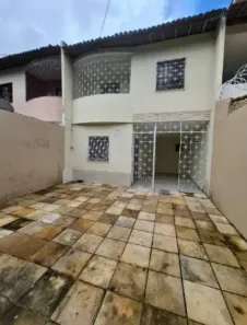 Sobrado com 3 Quartos à venda, 180m² no Parangaba, Fortaleza