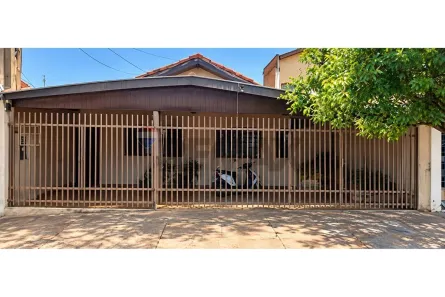Casa com 4 Quartos à venda, 400m² no Centro, Andradina
