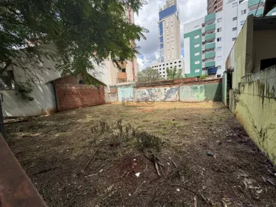 Lote/Terreno à venda, 218m² no Zona 07, Maringá
