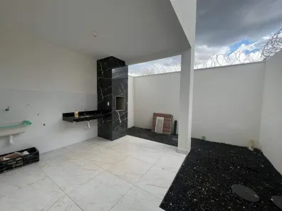 Casa com 3 Quartos à venda, 103m² no Novo Mundo, Uberlândia