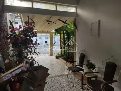 Sobrado com 3 Quartos à venda, 179m² no Gonzaga, Santos