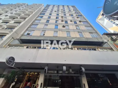 Apartamento com 3 Quartos para alugar, 99m² no Centro, Florianópolis