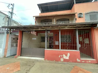 Casa com 3 Quartos à venda, 150m² no Lourdes, Juiz de Fora