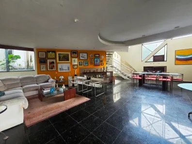 Sobrado com 3 Quartos à venda, 306m² no De Lourdes, Fortaleza