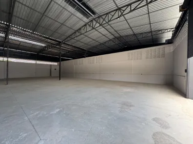 Ponto Comercial para alugar, 400m² no Lagoa Redonda, Fortaleza