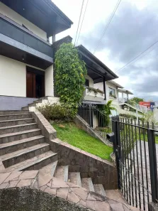 Casa com 4 Quartos para alugar, 384m² no São Cristóvão, Criciúma