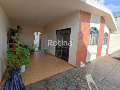 Casa com 3 Quartos à venda, 109m² no Lídice, Uberlândia