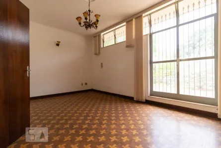 Casa com 3 Quartos à venda, 200m² no Parque São Quirino, Campinas