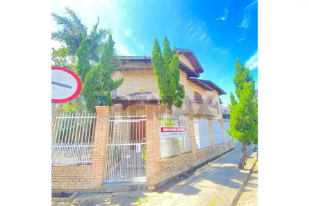 Casa com 3 Quartos para alugar, 395m² no Vila Eunice Nova, Cachoeirinha