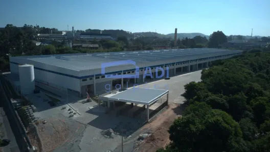 Galpão/Depósito/Armazém para alugar, 2749m² no Jardim Belval, Barueri