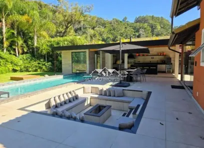 Casa de Condomínio com 4 Quartos à venda, 413m² no Itaipava, Petrópolis