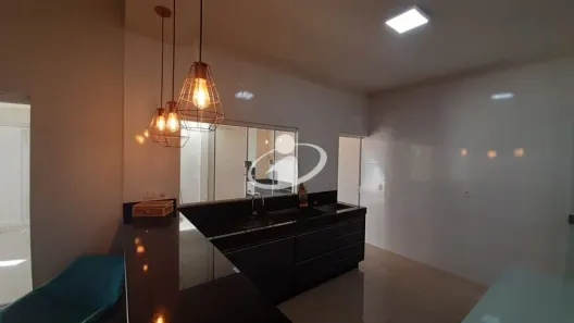 Casa com 2 Quartos para alugar, 120m² no Tibery, Uberlândia