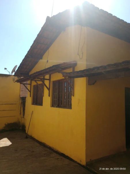 Casa com 3 quartos — Santa Amélia, Belo Horizonte