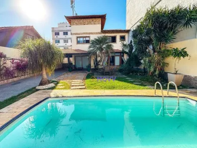 Casa com 4 Quartos à venda, 220m² no Piratininga, Niterói