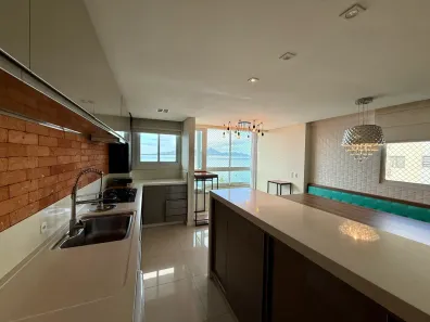 Apartamento com 2 Quartos à venda, 113m² no Coqueiros, Florianópolis