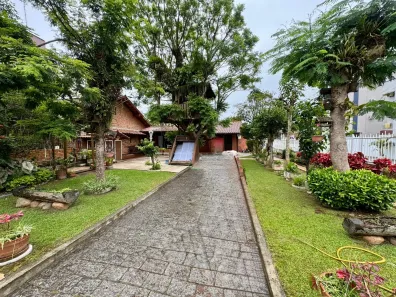 Casa com 3 Quartos para alugar, 130m² no Canasvieiras, Florianópolis
