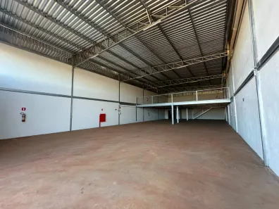 Ponto Comercial para alugar, 519m² no Jardim Botânico, Uberlândia