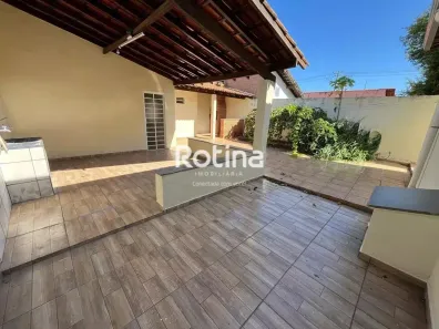Casa com 3 Quartos à venda, 181m² no Segismundo Pereira, Uberlândia