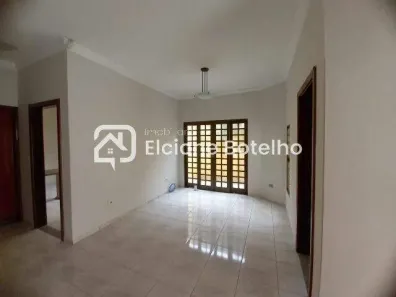 Casa com 5 Quartos para alugar, 240m² no Santa Mônica, Uberlândia