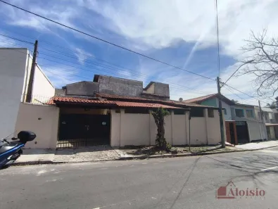 Casa com 2 Quartos para alugar, 100m² no Vila São José, Taubaté