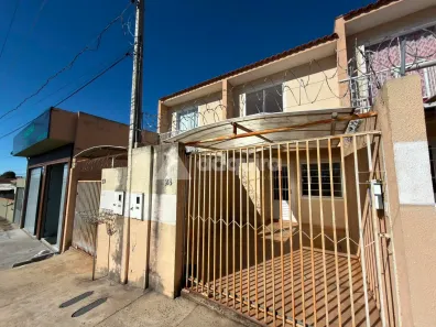 Sobrado com 2 Quartos para alugar, 65m² no Uvaranas, Ponta Grossa