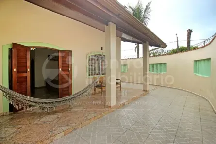Casa com 3 Quartos à venda, 210m² no Jardim Marcia, Peruíbe
