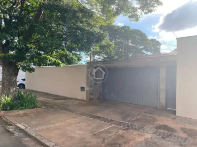 Sobrado com 5 Quartos à venda, 216m² no Jardim São Bento, Campo Grande