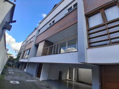 Casa com 3 Quartos para alugar, 302m² no Vila Assunção, Porto Alegre