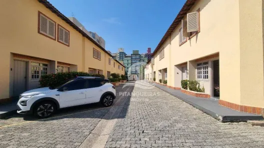 Casa de Condomínio com 1 Quarto à venda, 55m² no Jardim Las Palmas, Guarujá