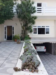 Casa com 4 Quartos para alugar, 320m² no Coqueiros, Florianópolis