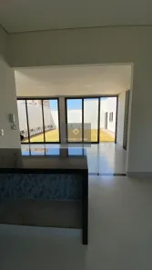 Casa com 3 Quartos à venda, 170m² no Novo Mundo, Uberlândia