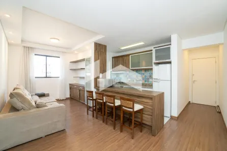 Apartamento com 2 Quartos para alugar, 62m² no Centro, Curitiba