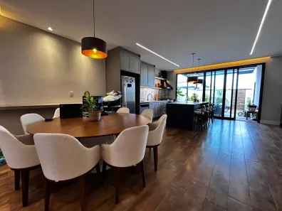 Casa com 3 Quartos para alugar, 180m² no Vale dos Cristais, Taubaté