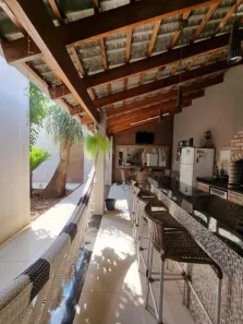 Casa com 3 Quartos para alugar, 240m² no Nova Uberlândia, Uberlândia