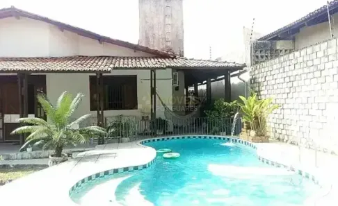 Casa com 8 Quartos à venda, 600m² no Candelária, Natal