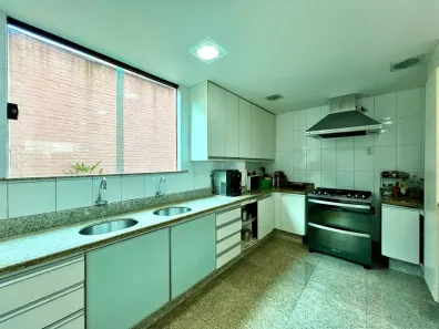 Casa de Condomínio com 5 Quartos à venda, 450m² no Parque Verde, Belém