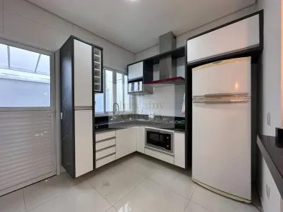 Casa com 3 Quartos para alugar, 200m² no Jardim Bréscia, Indaiatuba
