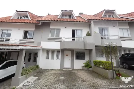 Sobrado com 3 Quartos à venda, 109m² no São Braz, Curitiba